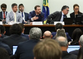 Durigan diz ser contra qualquer compensação ao fim da escala 6×1