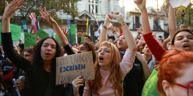 Marcha Universitária protesta contra cortes de Milei