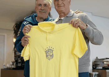 Pentacampeão com a seleção, Felipão é homenageado na Granja Comary