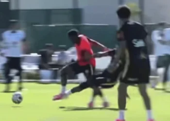 Seleção Brasileira: web reage a carrinho de Casemiro em Endrick; veja